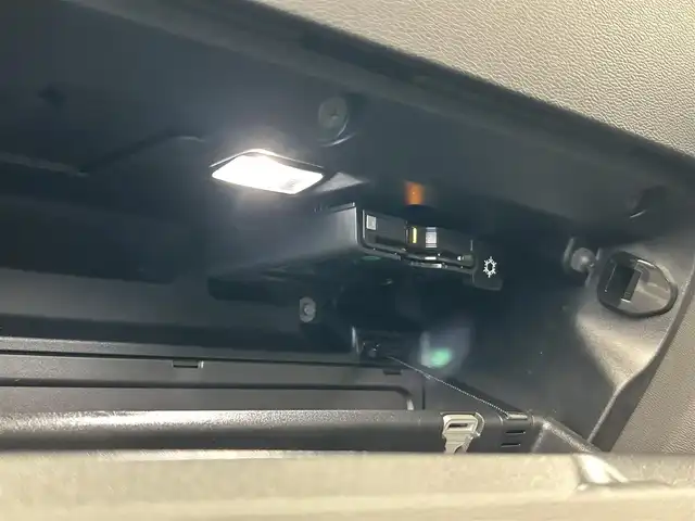 ボルボ ＸＣ４０ B4 AWD Rデザイン 岡山県 2020(令2)年 1.3万km オニキスブラックP ４８Vマイルドハイブリッド/AWD/hatman/kardon/純正SENSUSナビ/360°カメラ/ACC/Bluetooth/DTV/アップルカープレイ/アンドロイドオート/パワーシート/シートヒーター/ブレーキAH/ワイヤレス充電/アダプティブベンディングライト/コーナリングライト/自動ブレーキ/衝突回避/RSI/BLIS/LKA/パーキングアシスト