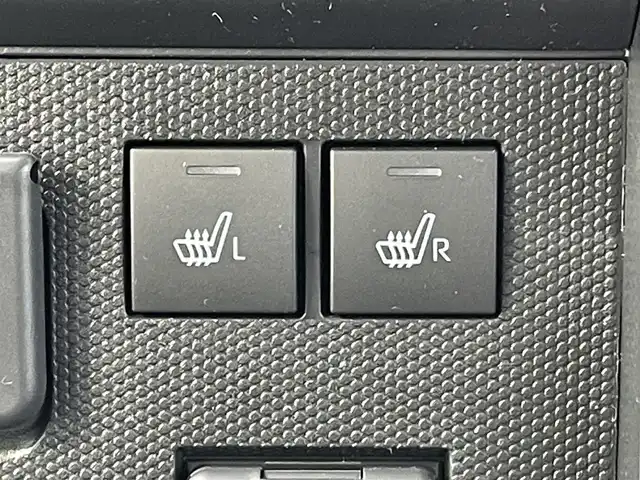 ダイハツ タフト G ダーククロムベンチャー 東京都 2025(令7)年 0.1千km ブラックマイカメタリック 届出済未使用車/登録時走行8km/ガラスルーフ/シートヒーター前席/アイドリングストップ/スマートアシスト/衝突警報機能/衝突回避支援ブレーキ機能/ブレーキ制御付誤発進抑制機能/車線逸脱警報機能/路外逸脱警報機能/ふらつき警報/先行車発進お知らせ機能/標識認識機能/全車速追従機能付オートクルーズコントロール/レーンキープコントロール/オートハイビーム/アダプティブドライビングビーム/電動パーキングブレーキ/オートブレーキホールド/LEDヘッドライト/フォグライト