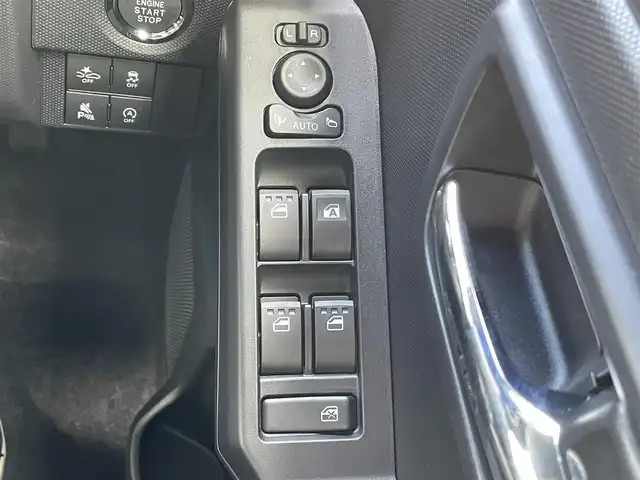 ダイハツ タフト G ダーククロムベンチャー 東京都 2025(令7)年 0.1千km ブラックマイカメタリック 届出済未使用車/登録時走行8km/ガラスルーフ/シートヒーター前席/アイドリングストップ/スマートアシスト/衝突警報機能/衝突回避支援ブレーキ機能/ブレーキ制御付誤発進抑制機能/車線逸脱警報機能/路外逸脱警報機能/ふらつき警報/先行車発進お知らせ機能/標識認識機能/全車速追従機能付オートクルーズコントロール/レーンキープコントロール/オートハイビーム/アダプティブドライビングビーム/電動パーキングブレーキ/オートブレーキホールド/LEDヘッドライト/フォグライト