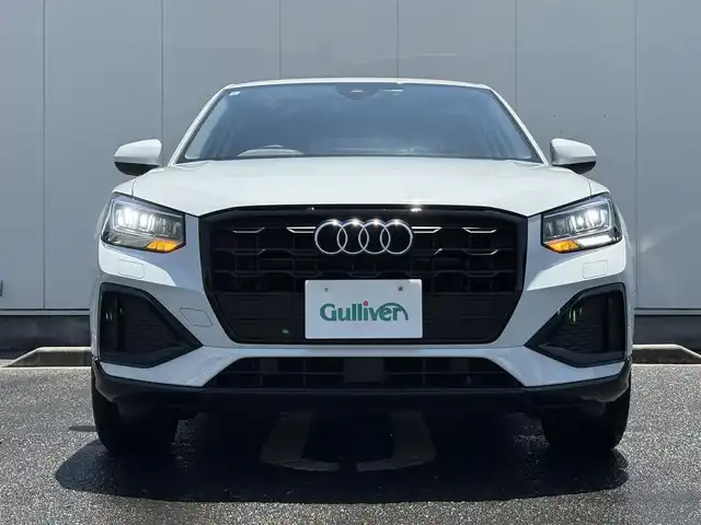 アウディ Ｑ２ 35TFSI アドバンスド 三重県 2021(令3)年 3.8万km グレイシアホワイトメタリック バーチャルコックピット/ナビゲーションパッケージ/MMIナビゲーションシステム(Bluetooth/DVD/CD/地デジTV/SD/USB/AUX/外部ビデオ)/コンビ二エンス/アシスタンスパッケージ/ハイビームアシスト/シートヒーター(前席)/パワーバックドア/アダプティブクルーズアシスト(アダプティブクルーズコントロール)/アクティブレーンアシスト/サイドアシスト/プレセンスベーシック/バックカメラ/ETC2.0/ステアリングスイッチ/純正フロアマット/バニティミラー/スペアキー