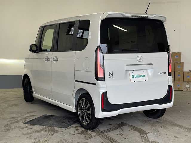 ホンダ Ｎ ＢＯＸ カスタム 千葉県 2023(令5)年 0.1万km未満 プラチナホワイトパール バックカメラ　両側パワースライドドア　ナビ装着パッケージ　追従型クルーズコントロール　シートヒーター　チップアップシート　スマートキー　レーンアシスト　前後コーナーセンサー　ＬＥＤライト　オートライト