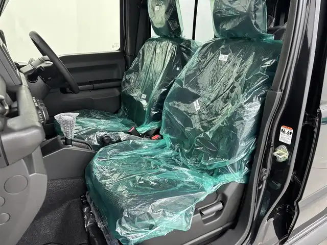 スズキ ジムニー ノマド FC 埼玉県 2025(令7)年 0.1万km未満 Ｄグリーン 登録済未使用車　/アダプティブクルーズコントロール　/デュアルカメラブレーキサポート　/ＥＴＣ２．０　/バックフォグ　/シートヒーター　/フロントバンパーガーニッシュ　/純正フロアマット　/純正ドアバイザー