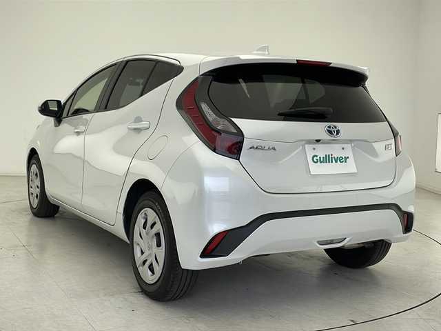 トヨタ アクア X 千葉県 2023(令5)年 3.9万km プラチナホワイトパールマイカ 純正ディスプレイオーディオ/ナビキット/バックカメラ/ステアリングリモコン/トヨタセーフティセンス/・レーダークルーズコントロール/・レーンキープアシスト/・プリクラッシュセーフティ/・オートマチックハイビーム/LEDオートライト/ビルトインETC/プッシュスタート/スマートキー/純正フロアマット