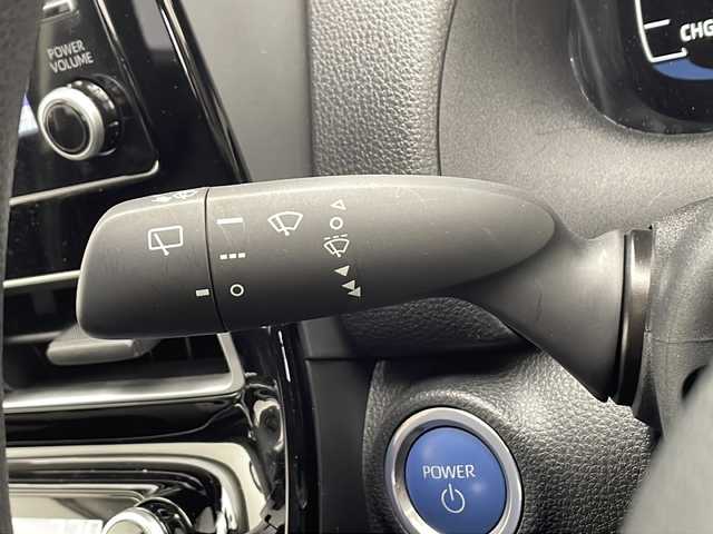 トヨタ アクア X 千葉県 2023(令5)年 3.9万km プラチナホワイトパールマイカ 純正ディスプレイオーディオ/ナビキット/バックカメラ/ステアリングリモコン/トヨタセーフティセンス/・レーダークルーズコントロール/・レーンキープアシスト/・プリクラッシュセーフティ/・オートマチックハイビーム/LEDオートライト/ビルトインETC/プッシュスタート/スマートキー/純正フロアマット