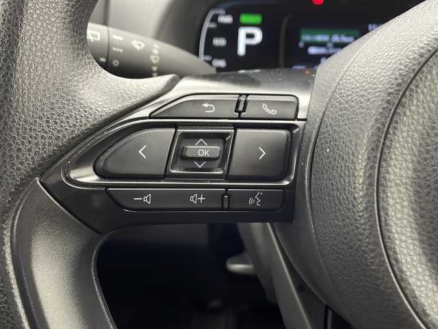 トヨタ アクア X 千葉県 2023(令5)年 3.9万km プラチナホワイトパールマイカ 純正ディスプレイオーディオ/ナビキット/バックカメラ/ステアリングリモコン/トヨタセーフティセンス/・レーダークルーズコントロール/・レーンキープアシスト/・プリクラッシュセーフティ/・オートマチックハイビーム/LEDオートライト/ビルトインETC/プッシュスタート/スマートキー/純正フロアマット