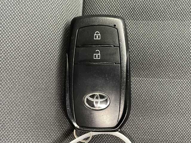 トヨタ アクア X 千葉県 2023(令5)年 3.9万km プラチナホワイトパールマイカ 純正ディスプレイオーディオ/ナビキット/バックカメラ/ステアリングリモコン/トヨタセーフティセンス/・レーダークルーズコントロール/・レーンキープアシスト/・プリクラッシュセーフティ/・オートマチックハイビーム/LEDオートライト/ビルトインETC/プッシュスタート/スマートキー/純正フロアマット