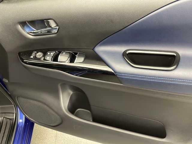 日産 セレナ e-パワー オーテック セーフティPKG 宮崎県 2020(令2)年 2.4万km カスピアンブルー 禁煙車/エマージェンシーブレーキ/純正ナビTV/（MM318D-W/CD/DVD/Bluetooth/フルセグTV)/純正LEDオートライト/純正LEDフォグ/純正LEDデイライト/純正オーテックエアロ/純正ルーフエンドスポイラー/純正オーテック16インチアルミ/純正フロアマット/プロパイロット/アラウンドビューモニター/パーキングアシスト/ブラインドスポットモニター/クリアランスソナー/オートマチックハイビーム/ハンズフリー両側電動スライドドア/電子パーキング/オートホールド/シーケンシャルウインカードアミラー/撥水シート/前席シートヒーター/本革巻ハンドル/ETC/インテリジェントキー/プッシュエンジンスタート/スペアキー/新車時保証書/取扱い説明書