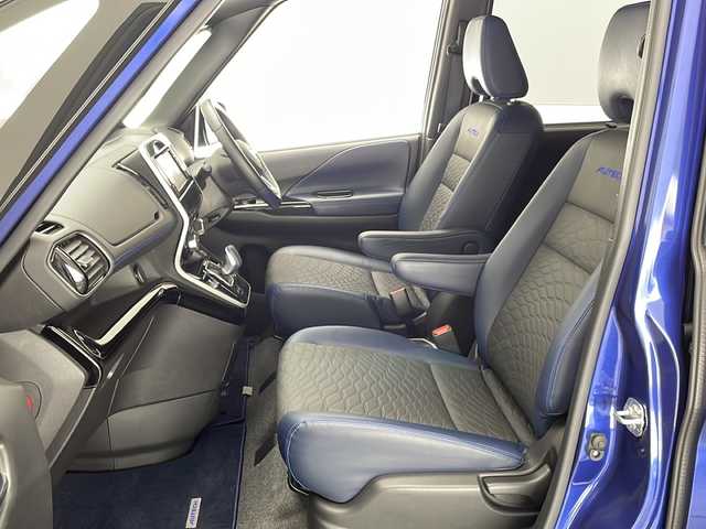 日産 セレナ e-パワー オーテック セーフティPKG 宮崎県 2020(令2)年 2.4万km カスピアンブルー 禁煙車/エマージェンシーブレーキ/純正ナビTV/（MM318D-W/CD/DVD/Bluetooth/フルセグTV)/純正LEDオートライト/純正LEDフォグ/純正LEDデイライト/純正オーテックエアロ/純正ルーフエンドスポイラー/純正オーテック16インチアルミ/純正フロアマット/プロパイロット/アラウンドビューモニター/パーキングアシスト/ブラインドスポットモニター/クリアランスソナー/オートマチックハイビーム/ハンズフリー両側電動スライドドア/電子パーキング/オートホールド/シーケンシャルウインカードアミラー/撥水シート/前席シートヒーター/本革巻ハンドル/ETC/インテリジェントキー/プッシュエンジンスタート/スペアキー/新車時保証書/取扱い説明書