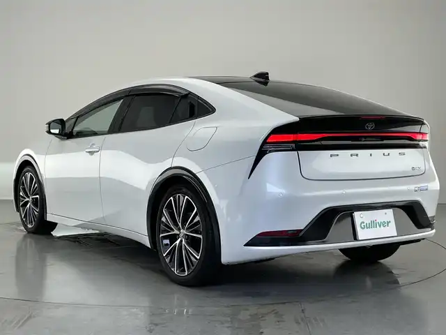 トヨタ プリウス Z 愛知県 2023(令5)年 3.8万km プラチナホワイトパールマイカ 純正１２．３型ＤＡフルセグＴＶ　ＨＤＭＩ　パノラマルーフ　全方位カメラ　デジタルインナーミラー　電動リアゲート　トヨタチームメイト　黒革　シートヒーター　ワイヤレス充電　衝突軽減　追従クルコン　アドバンスドパーク　トヨタセーフティセンス　コーナーセンサー　ＬＥＤオートライト　シートベンチレーション　ハンドルヒーター　ＡＣ100Ｖ電源　ＢＳＭ　内蔵型前後ドラレコ　禁煙車