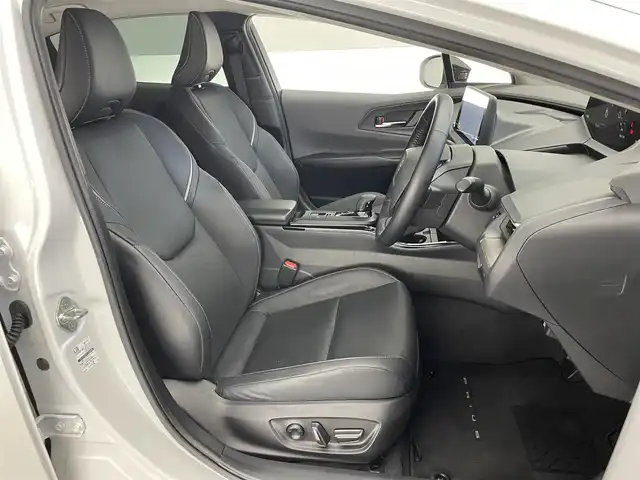 トヨタ プリウス Z 愛知県 2023(令5)年 3.8万km プラチナホワイトパールマイカ 純正１２．３型ＤＡフルセグＴＶ　ＨＤＭＩ　パノラマルーフ　全方位カメラ　デジタルインナーミラー　電動リアゲート　トヨタチームメイト　黒革　シートヒーター　ワイヤレス充電　衝突軽減　追従クルコン　アドバンスドパーク　トヨタセーフティセンス　コーナーセンサー　ＬＥＤオートライト　シートベンチレーション　ハンドルヒーター　ＡＣ100Ｖ電源　ＢＳＭ　内蔵型前後ドラレコ　禁煙車