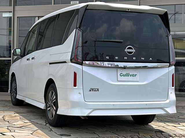 日産 セレナ ハイウェイスター V 静岡県 2024(令6)年 0.5万km プリズムホワイト 純正ナビ/Bluetooth/TV/Apple CarPlay/アラウンドビューモニター/プロパイロット/両側パワースライドドア/フリップダウンモニター/ETC/シートヒーター/ステリングヒーター/コーナーセンサー/置くだけ充電/オートホールド/オートライト/オートハイビーム/LEDヘッドライト