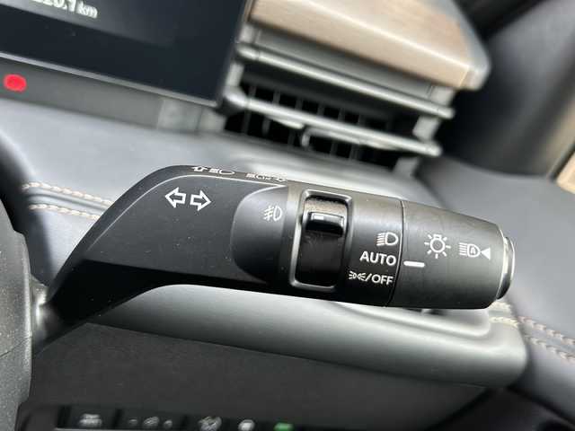日産 セレナ ハイウェイスター V 静岡県 2024(令6)年 0.5万km プリズムホワイト 純正ナビ/Bluetooth/TV/Apple CarPlay/アラウンドビューモニター/プロパイロット/両側パワースライドドア/フリップダウンモニター/ETC/シートヒーター/ステリングヒーター/コーナーセンサー/置くだけ充電/オートホールド/オートライト/オートハイビーム/LEDヘッドライト