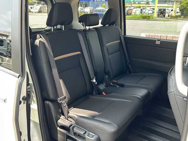 日産 セレナ ハイウェイスター V 静岡県 2024(令6)年 0.5万km プリズムホワイト 純正ナビ/Bluetooth/TV/Apple CarPlay/アラウンドビューモニター/プロパイロット/両側パワースライドドア/フリップダウンモニター/ETC/シートヒーター/ステリングヒーター/コーナーセンサー/置くだけ充電/オートホールド/オートライト/オートハイビーム/LEDヘッドライト