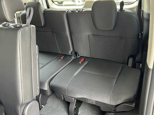 日産 セレナ ハイウェイスター V 静岡県 2024(令6)年 0.5万km プリズムホワイト 純正ナビ/Bluetooth/TV/Apple CarPlay/アラウンドビューモニター/プロパイロット/両側パワースライドドア/フリップダウンモニター/ETC/シートヒーター/ステリングヒーター/コーナーセンサー/置くだけ充電/オートホールド/オートライト/オートハイビーム/LEDヘッドライト