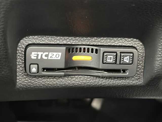 ホンダ ヴェゼル ハイブリッド e:HEV Z 岐阜県 2021(令3)年 1.3万km プラチナホワイトパール 純正ナビ/AM/FM/Bluetooth/USB/フルセグTV/追尾式クルーズコントロール/ステアリングヒーター/シートヒーター/革巻きステアリング/パドルシフト/クリアランスソナー/横滑り防止装置/ACC先行車検知者/衝突軽減ブレーキ/車両逸脱抑制システム/標識認識機能/パワーバックドア/バックカメラ/アラウンドビゥー/オートドアロック/オートミラー格納/セルディセントコントロールスタンバイ/純正フロアマット/プッシュスタート/SPORTMODE/ECONMODE/オートハイビーム/ビルトインETC2.0/ワイヤレス充電器/ハンズフリー開閉機能