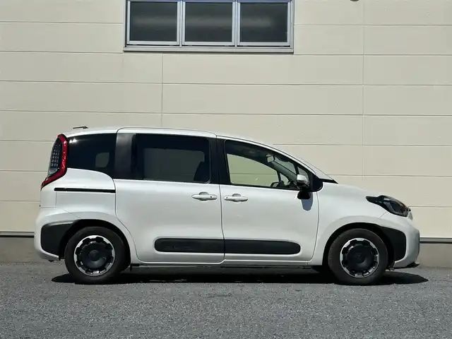 トヨタ シエンタ ハイブリッド Z 茨城県 2022(令4)年 2万km ホワイトパールクリスタルシャイン 純正タッチスクリーンモニター/バックカメラ/アクティブクルーズコントロール/両側パワースライド/Bluetooth接続/フルセグTV/applecarplay/レーンキープアシスト/ドライブレコーダー/３列シート/LEDヘッドライト/スペアキー/純正１５インチアルミホイール/純正フロアマット/盗難防止装置