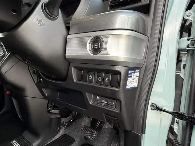 スズキ スペーシア ギア HYBRID XZターボ 佐賀県 2020(令2)年 5.8万km オフブルーメタリック/ガンメタリック2トーンルーフ 純正9型ナビゲーション「CN-RZ853」/・AM/FM/CD/DVD/フルセグ/BT//・アラウンドビューモニター/カラーヘッドアップディスプレイ/両側パワースライドドア/純正OPシートカバー/ステアリングリモコン/ビルトインETC/LEDヘッドライト/・オートマチックハイビーム/スマートキー/フロアマット/ドアバイザー/新車保証書/取扱説明書/スペアキー1本/スズキ セーフティサポート/・クルーズコントロール/・デュアルセンサーブレーキサポート/・誤発進抑制機能（前方・後方）/・車線逸脱警報機能/・車線逸脱抑制機能/・ふらつき警報機能/・先行車発進お知らせ機能/・標識認識機能/・後退時ブレーキサポート/・ESP（車両走行安定補助システム）/・ヒルホールドコントロール