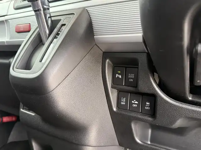 スズキ スペーシア ギア HYBRID XZターボ 佐賀県 2020(令2)年 5.8万km オフブルーメタリック/ガンメタリック2トーンルーフ 純正9型ナビゲーション「CN-RZ853」/・AM/FM/CD/DVD/フルセグ/BT//・アラウンドビューモニター/カラーヘッドアップディスプレイ/両側パワースライドドア/純正OPシートカバー/ステアリングリモコン/ビルトインETC/LEDヘッドライト/・オートマチックハイビーム/スマートキー/フロアマット/ドアバイザー/新車保証書/取扱説明書/スペアキー1本/スズキ セーフティサポート/・クルーズコントロール/・デュアルセンサーブレーキサポート/・誤発進抑制機能（前方・後方）/・車線逸脱警報機能/・車線逸脱抑制機能/・ふらつき警報機能/・先行車発進お知らせ機能/・標識認識機能/・後退時ブレーキサポート/・ESP（車両走行安定補助システム）/・ヒルホールドコントロール