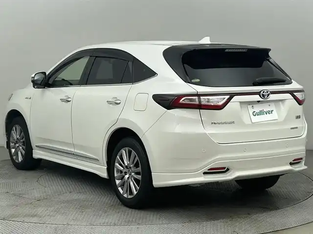 トヨタ ハリアー ハイブリッド プレミアム 道央・札幌 2019(平31)年 5.2万km ホワイトパールクリスタルシャイン ・純正９インチナビ/・フルエアロ/・衝突軽減ブレーキ/・横滑り防止機能/・バックカメラ/・レーンアシスト/・パワーシート/・パワーバックドア/・フルセグＴＶ/・Ｂｌｕｅｔｏｏｔｈオーディオ/・オートライト/・オートハイビーム/・ＥＴＣ２．０/・純正アルミホイール/・ドアバイザー/・コーナーセンサー/・クリアランスソナー/・HDMI入力端子/・スマートキー＆プッシュスタート/・アダプティブクルーズコントロール/・LEDヘッドライト