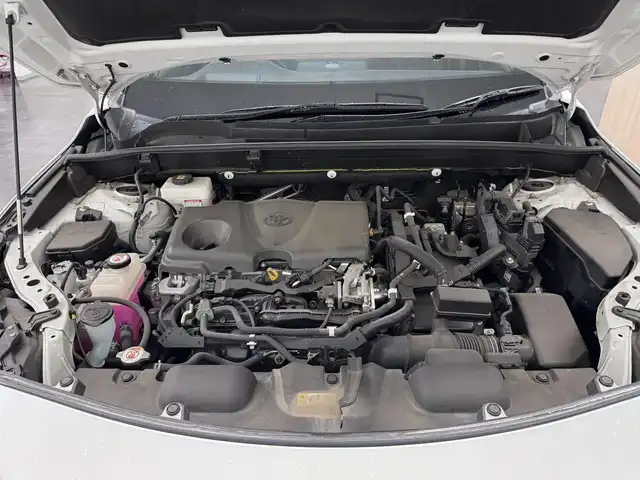 トヨタ ハリアー ハイブリッド Z 三重県 2020(令2)年 6.9万km ホワイトパールクリスタルシャイン ハイブリッド/FF/MTモード付フロアCVT/JBLプレミアムサウンド/12.3インチナビ/（AM/FM/USB/AUX/CarPlay/AndroidAuto/TV/Miracast）/【OP】パノラミックビューモニター/モデリスタエアロ『アバンエモーショナルスタイル』（F/S/R下）/ドライブレコーダー 前後（電子ミラー内蔵・ナビ連動）/ETC2.0/Toyota Safety Sense/・プリクラッシュセーフティ/・レーントレーシングアシスト/・レーダークルコン/・ブラインドスポットモニター＆リヤクロストラフィックオートブレーキ/・パーキングサポートブレーキ（静止物・後方接近車両）/・アダプティブハイビームシステム/・ロードサインアシスト/・先行車発進告知/など/装備/・デジタルインナーミラー/・ハンズフリーパワーバックドア/・カラーヘッドアップディスプレイ/・ハーフレザーシート/・パワーシート［D8way］/・左右独立オートエアコン/・AC100Vアクセサリーコンセント（1500W・非常時給電システム付）/・電子パーキングブレーキ＆ブレーキホールド/・純正19inAW/・保/取/・スマートキーx2/など