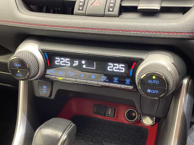 トヨタ ＲＡＶ４ アドベンチャー オフロードPKG 愛媛県 2021(令3)年 4.9万km スーパーホワイトⅡ ８型ナビ/フルセグ／Ｂｌｕｅｔｏｏｔｈ／ＵＳＢ/バックカメラ/衝突軽減ブレーキ/ＥＴＣ２．０/前後ドライブレコーダー/パワーバックドア/Ｄ席パワーシート/前後コーナーセンサー/ブラインドスポットモニター/レーンキープアシスト/オートマチックハイビーム/TRDアルミホイール