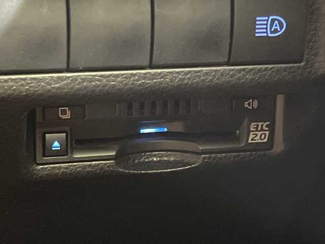 トヨタ ＲＡＶ４ アドベンチャー オフロードPKG 愛媛県 2021(令3)年 4.9万km スーパーホワイトⅡ ８型ナビ/フルセグ／Ｂｌｕｅｔｏｏｔｈ／ＵＳＢ/バックカメラ/衝突軽減ブレーキ/ＥＴＣ２．０/前後ドライブレコーダー/パワーバックドア/Ｄ席パワーシート/前後コーナーセンサー/ブラインドスポットモニター/レーンキープアシスト/オートマチックハイビーム/TRDアルミホイール