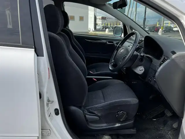 トヨタ イプサム 240s 道央・札幌 2006(平18)年 15.3万km スーパーホワイトⅡ ４WD/社外SDナビ/AM/FM/BT/CD/DVD/SD/ワンセグ/レーンキープアシスト/コーナーセンサー/革巻きステアリング/ステアリングリモコン/キセノンヘッドライト/フォグランプ/AC100V/電動格納ミラー/ウィンカーミラー/純正フロアマット/ドアバイザー/ルーフレール