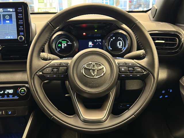 トヨタ ヤリス ハイブリッド Z 岐阜県 2023(令5)年 1.5万km プラチナホワイトパールマイカ 純正ナビゲーション/PCS(プリクラッシュセーフティー)/アラウンドビューモニター/Bluetooth/純正前後ドライブレコーダー/ETC2.0/レーダークルーズコントロール/ブラインドスポットモニター/プッシュスタート/スマートキー/シートヒーター/純正フロアマット/LEDヘッドライト/オートライト/オートマチックハイビーム