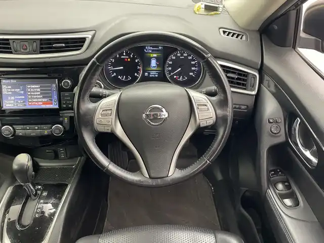 日産 エクストレイル 20Xt エマージェンシーブレーキ 群馬県 2015(平27)年 3.7万km ダイヤモンドブラック 純正メーカー７型ナビ　フルセグＴＶ　全周囲カメラ　衝突被害軽減システム　ブラインドスポットモニター　シートヒーター　革巻きステアリング　車線逸脱機能　ＬＥＤオートライト　ＥＴＣ　スマートキー　禁煙車