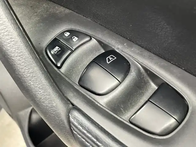 日産 エクストレイル 20Xt エマージェンシーブレーキ 群馬県 2015(平27)年 3.7万km ダイヤモンドブラック 純正メーカー７型ナビ　フルセグＴＶ　全周囲カメラ　衝突被害軽減システム　ブラインドスポットモニター　シートヒーター　革巻きステアリング　車線逸脱機能　ＬＥＤオートライト　ＥＴＣ　スマートキー　禁煙車