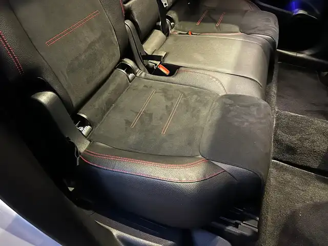 メルセデス・ベンツ Ｍ・ベンツ ＧＬＢ２００ｄ 4マチック AMGライン 富山県 2021(令3)年 3.9万km 白 セーフティパッケージ/純正ＨＤＤナビ/Bluetooth接続/フルセグTV/AM/FMラジオ/バックカメラ/３６０°カメラ/前後ドラレコ/ACC/プッシュスタート/パワーバックドア/アイドリングストップ/ワイヤレス充電/D/N席パワーシート/D/N席シートヒーター/３列シート/ETC２．０/アンビエントライト/ダウンヒルコントロール/車線逸脱防止/パークセンサー/盗難防止装置/衝突軽減