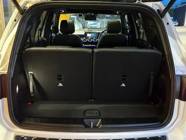 メルセデス・ベンツ Ｍ・ベンツ ＧＬＢ２００ｄ 4マチック AMGライン 富山県 2021(令3)年 3.9万km 白 セーフティパッケージ/純正ＨＤＤナビ/Bluetooth接続/フルセグTV/AM/FMラジオ/バックカメラ/３６０°カメラ/前後ドラレコ/ACC/プッシュスタート/パワーバックドア/アイドリングストップ/ワイヤレス充電/D/N席パワーシート/D/N席シートヒーター/３列シート/ETC２．０/アンビエントライト/ダウンヒルコントロール/車線逸脱防止/パークセンサー/盗難防止装置/衝突軽減