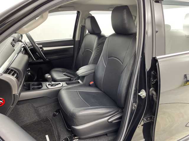 トヨタ ハイラックス Z 新潟県 2021(令3)年 6万km アティチュードブラックマイカ 4WD/11インチアルパインフローティングナビ/　フルセグTV/Bluetooth/CD/DVD/USB/HDMI/プリクラッシュセーフティ/レーンキープアシスト/レーダークルーズコントロール/前後コーナーセンサー/バックモニター/ETC/LEDヘッドライト/アイドリングストップ/横滑り防止装置/純正トノカバー/純正ベッドライナー/レザー調シートカバー