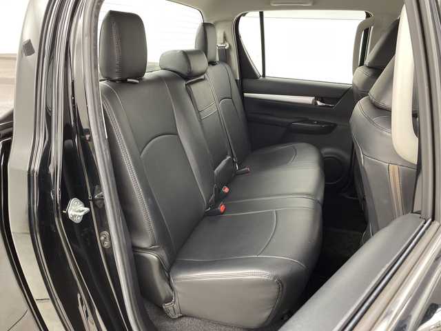 トヨタ ハイラックス Z 新潟県 2021(令3)年 6万km アティチュードブラックマイカ 4WD/11インチアルパインフローティングナビ/　フルセグTV/Bluetooth/CD/DVD/USB/HDMI/プリクラッシュセーフティ/レーンキープアシスト/レーダークルーズコントロール/前後コーナーセンサー/バックモニター/ETC/LEDヘッドライト/アイドリングストップ/横滑り防止装置/純正トノカバー/純正ベッドライナー/レザー調シートカバー