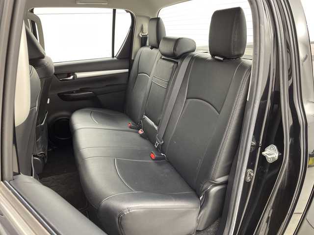 トヨタ ハイラックス Z 新潟県 2021(令3)年 6万km アティチュードブラックマイカ 4WD/11インチアルパインフローティングナビ/　フルセグTV/Bluetooth/CD/DVD/USB/HDMI/プリクラッシュセーフティ/レーンキープアシスト/レーダークルーズコントロール/前後コーナーセンサー/バックモニター/ETC/LEDヘッドライト/アイドリングストップ/横滑り防止装置/純正トノカバー/純正ベッドライナー/レザー調シートカバー