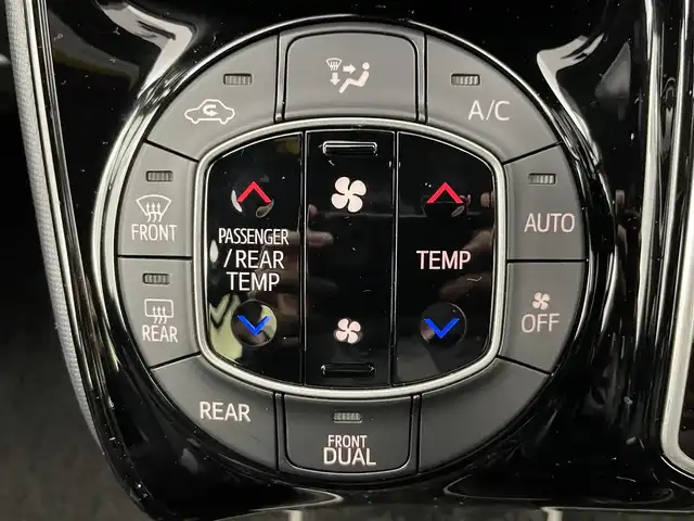 トヨタ ノア Si ダブルバイビーⅢ 富山県 2020(令2)年 4.1万km ブラック 純正メモリナビ/フルセグTV/Bluetooth/バックカメラ/純正フリップダウンモニター/ETC/両側電動スライドドア/LEDオートライト/オートハイビーム/トヨタセーフティセンス/クルーズコントロール/前後ドライブレコーダー/前後コーナーセンサー/ハーフレザー/スマートキー/スペアキー/ワンオーナー