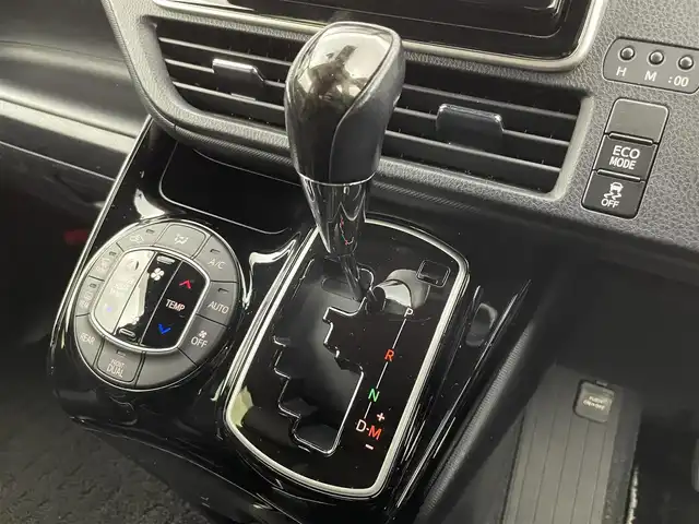 トヨタ ノア Si ダブルバイビーⅢ 富山県 2020(令2)年 4.1万km ブラック 純正メモリナビ/フルセグTV/Bluetooth/バックカメラ/純正フリップダウンモニター/ETC/両側電動スライドドア/LEDオートライト/オートハイビーム/トヨタセーフティセンス/クルーズコントロール/前後ドライブレコーダー/前後コーナーセンサー/ハーフレザー/スマートキー/スペアキー/ワンオーナー