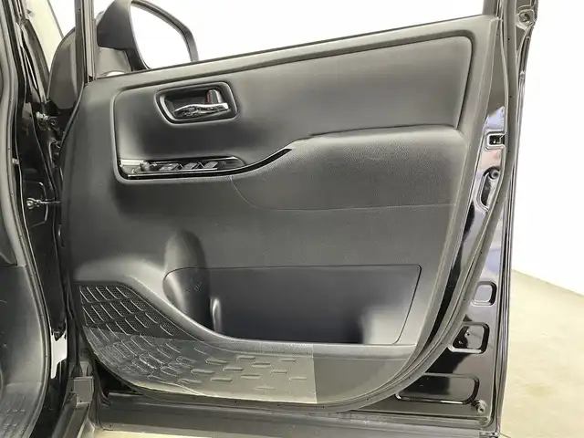 トヨタ ノア Si ダブルバイビーⅢ 富山県 2020(令2)年 4.1万km ブラック 純正メモリナビ/フルセグTV/Bluetooth/バックカメラ/純正フリップダウンモニター/ETC/両側電動スライドドア/LEDオートライト/オートハイビーム/トヨタセーフティセンス/クルーズコントロール/前後ドライブレコーダー/前後コーナーセンサー/ハーフレザー/スマートキー/スペアキー/ワンオーナー