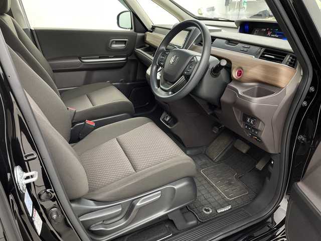 ホンダ フリード＋ ハイブリット G ホンダセンシング 岐阜県 2020(令2)年 1.1万km 黒 純正SDナビゲーション/CD　DVD/フルセグテレビ/Bluetooth/SD/バックカメラ/レーダークルーズコントロール/シートヒーター(D/N席)/両側パワースライドドア/ビルトインETC/ステアリングリモコン/LEDヘッドライト/オートライト/前後ドラレコ/プッシュスタート/スマートキー