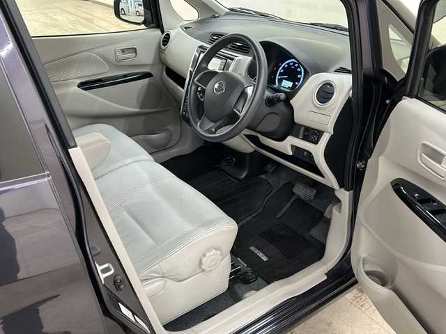 日産 デイズ X 道央・札幌 2014(平26)年 7.7万km プレミアムパープルP 4WD//純正メモリナビ//フルセグテレビ//バックカメラ//アイドリングストップ//ドアバイザー//プッシュスタート//ETC//アラウンドビューモニター//シートヒーター