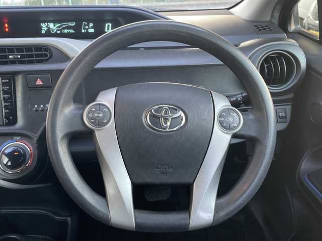 トヨタ アクア S 兵庫県 2014(平26)年 11.1万km コバルトブルーメタリック ワンオーナー/保証書・取説・有/純正SDナビ・ワンセグ・BT・CD・DVD・FM・AM/バックカメラ/ETC/プッシュスタート/スマートキー×2/純正フロアマット/純正ドアバイザー