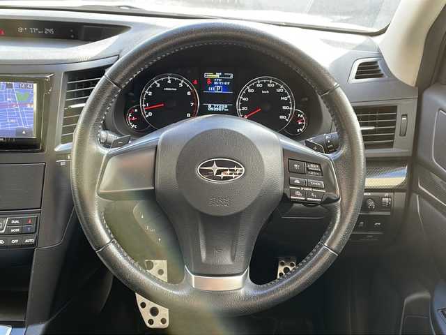 スバル レガシィ Ｂ４ 2．5iアイサイト 茨城県 2013(平25)年 5.4万km サテンホワイトパール 【(株)IDOMが運営する【じしゃロン水戸店】の自社ローン対象車両になります。こちらは現金ご利用時の価格です。自社ローンご希望の方は別途その旨お申付け下さい。】/・４WD/・ナビ/フルセグ/CDDVD/Bluetooth/・バックカメラ/・ETC/・社外前後ドラレコ/・MTモード付きAT/・レーダークルーズコントロール/・レーンキープアシスト/・衝突被害軽減ブレーキ/・先行車発進告知/・オートライト/・ヒルディセントコントロール/・パドルシフト/・純正AW/・純正マット/・保証書/・取扱説明書