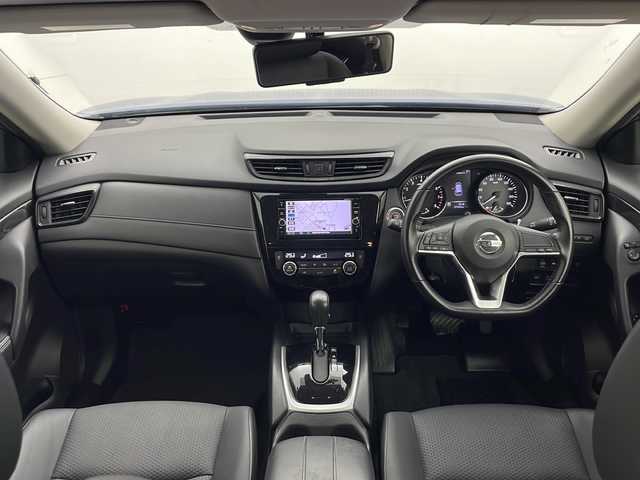 日産 エクストレイル 20X 秋田県 2017(平29)年 2.8万km シャイニングブルー 4WD/純正ナビ/（FM/AM/Bluetooth/フルセグTV/CD/DVD）/電動リアゲート/サンルーフ/カプロンシート/横滑り防止装置/コーナーセンサー/ダウンヒルアシスト/アイドリングストップ/ビルトインETC/ステアリングリモコン/前席シートヒーター/2WD⇔4WD切り替えスイッチ/電動格納ミラー/プッシュスタート/スマートキー/純正アルミホイール/社外フロアマット/ルーフレール/ドアバイザー