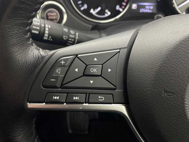 日産 エクストレイル 20X 秋田県 2017(平29)年 2.8万km シャイニングブルー 4WD/純正ナビ/（FM/AM/Bluetooth/フルセグTV/CD/DVD）/電動リアゲート/サンルーフ/カプロンシート/横滑り防止装置/コーナーセンサー/ダウンヒルアシスト/アイドリングストップ/ビルトインETC/ステアリングリモコン/前席シートヒーター/2WD⇔4WD切り替えスイッチ/電動格納ミラー/プッシュスタート/スマートキー/純正アルミホイール/社外フロアマット/ルーフレール/ドアバイザー