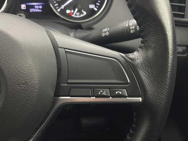 日産 エクストレイル 20X 秋田県 2017(平29)年 2.8万km シャイニングブルー 4WD/純正ナビ/（FM/AM/Bluetooth/フルセグTV/CD/DVD）/電動リアゲート/サンルーフ/カプロンシート/横滑り防止装置/コーナーセンサー/ダウンヒルアシスト/アイドリングストップ/ビルトインETC/ステアリングリモコン/前席シートヒーター/2WD⇔4WD切り替えスイッチ/電動格納ミラー/プッシュスタート/スマートキー/純正アルミホイール/社外フロアマット/ルーフレール/ドアバイザー