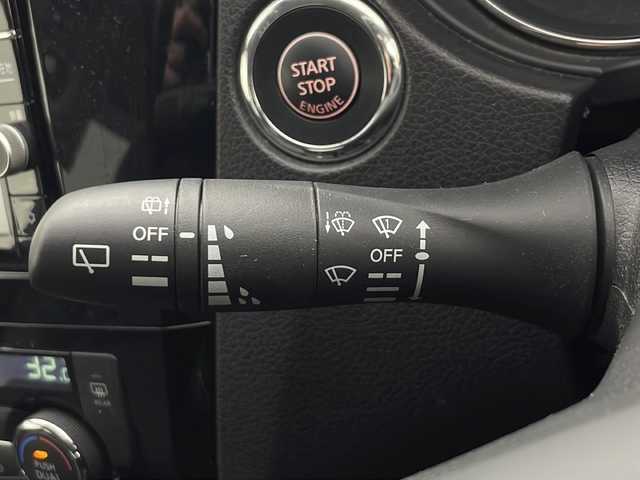 日産 エクストレイル 20X 秋田県 2017(平29)年 2.8万km シャイニングブルー 4WD/純正ナビ/（FM/AM/Bluetooth/フルセグTV/CD/DVD）/電動リアゲート/サンルーフ/カプロンシート/横滑り防止装置/コーナーセンサー/ダウンヒルアシスト/アイドリングストップ/ビルトインETC/ステアリングリモコン/前席シートヒーター/2WD⇔4WD切り替えスイッチ/電動格納ミラー/プッシュスタート/スマートキー/純正アルミホイール/社外フロアマット/ルーフレール/ドアバイザー