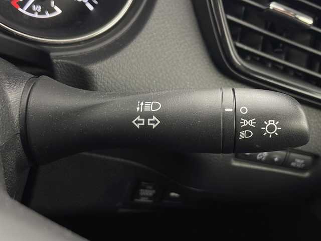 日産 エクストレイル 20X 秋田県 2017(平29)年 2.8万km シャイニングブルー 4WD/純正ナビ/（FM/AM/Bluetooth/フルセグTV/CD/DVD）/電動リアゲート/サンルーフ/カプロンシート/横滑り防止装置/コーナーセンサー/ダウンヒルアシスト/アイドリングストップ/ビルトインETC/ステアリングリモコン/前席シートヒーター/2WD⇔4WD切り替えスイッチ/電動格納ミラー/プッシュスタート/スマートキー/純正アルミホイール/社外フロアマット/ルーフレール/ドアバイザー