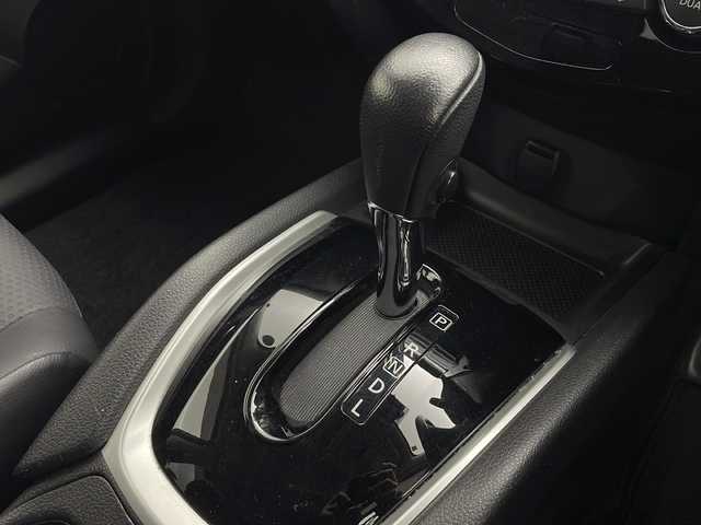 日産 エクストレイル 20X 秋田県 2017(平29)年 2.8万km シャイニングブルー 4WD/純正ナビ/（FM/AM/Bluetooth/フルセグTV/CD/DVD）/電動リアゲート/サンルーフ/カプロンシート/横滑り防止装置/コーナーセンサー/ダウンヒルアシスト/アイドリングストップ/ビルトインETC/ステアリングリモコン/前席シートヒーター/2WD⇔4WD切り替えスイッチ/電動格納ミラー/プッシュスタート/スマートキー/純正アルミホイール/社外フロアマット/ルーフレール/ドアバイザー