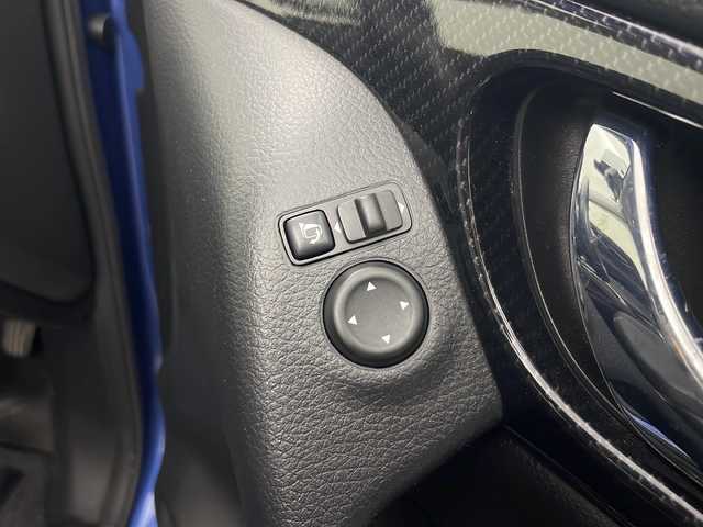 日産 エクストレイル 20X 秋田県 2017(平29)年 2.8万km シャイニングブルー 4WD/純正ナビ/（FM/AM/Bluetooth/フルセグTV/CD/DVD）/電動リアゲート/サンルーフ/カプロンシート/横滑り防止装置/コーナーセンサー/ダウンヒルアシスト/アイドリングストップ/ビルトインETC/ステアリングリモコン/前席シートヒーター/2WD⇔4WD切り替えスイッチ/電動格納ミラー/プッシュスタート/スマートキー/純正アルミホイール/社外フロアマット/ルーフレール/ドアバイザー