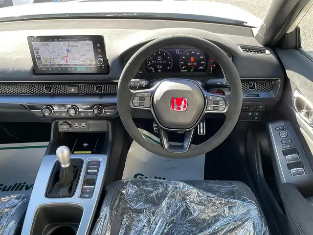 ホンダ シビック タイプR レーシングブラックPKG 神奈川県 2025(令7)年 0.1千km チャンピオンシップホワイト 純正メモリーナビ・地デジTV/バックモニター/ビルトインETC2.0/純正USB/BT再生/ワイヤレス充電/純正19インチAW/ブレンボブレーキ/LEDヘッドライト/ホンダセンシング/レーダークルーズコントロール/衝突軽減ブレーキ/LKA/BSM/コーナーセンサー/プッシュスタート/スマートキー×2/保証書・取説あり